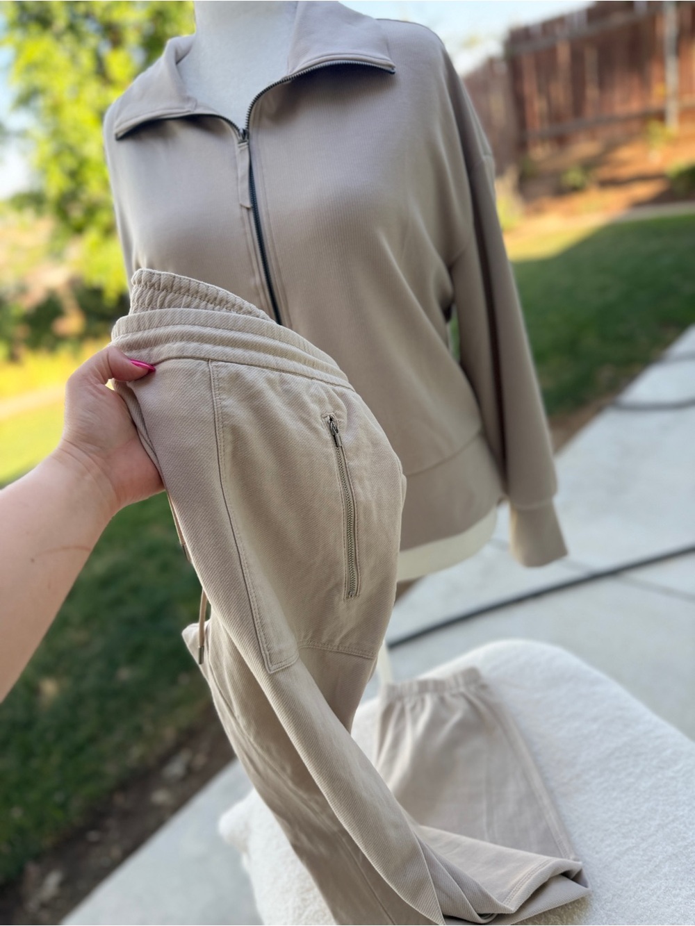 Beige Matching Active Set - Picture 4 of 7
